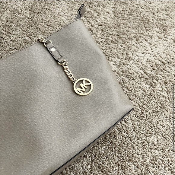 MICHAEL KORS grey taupe tote bag - Picture 5 of 11